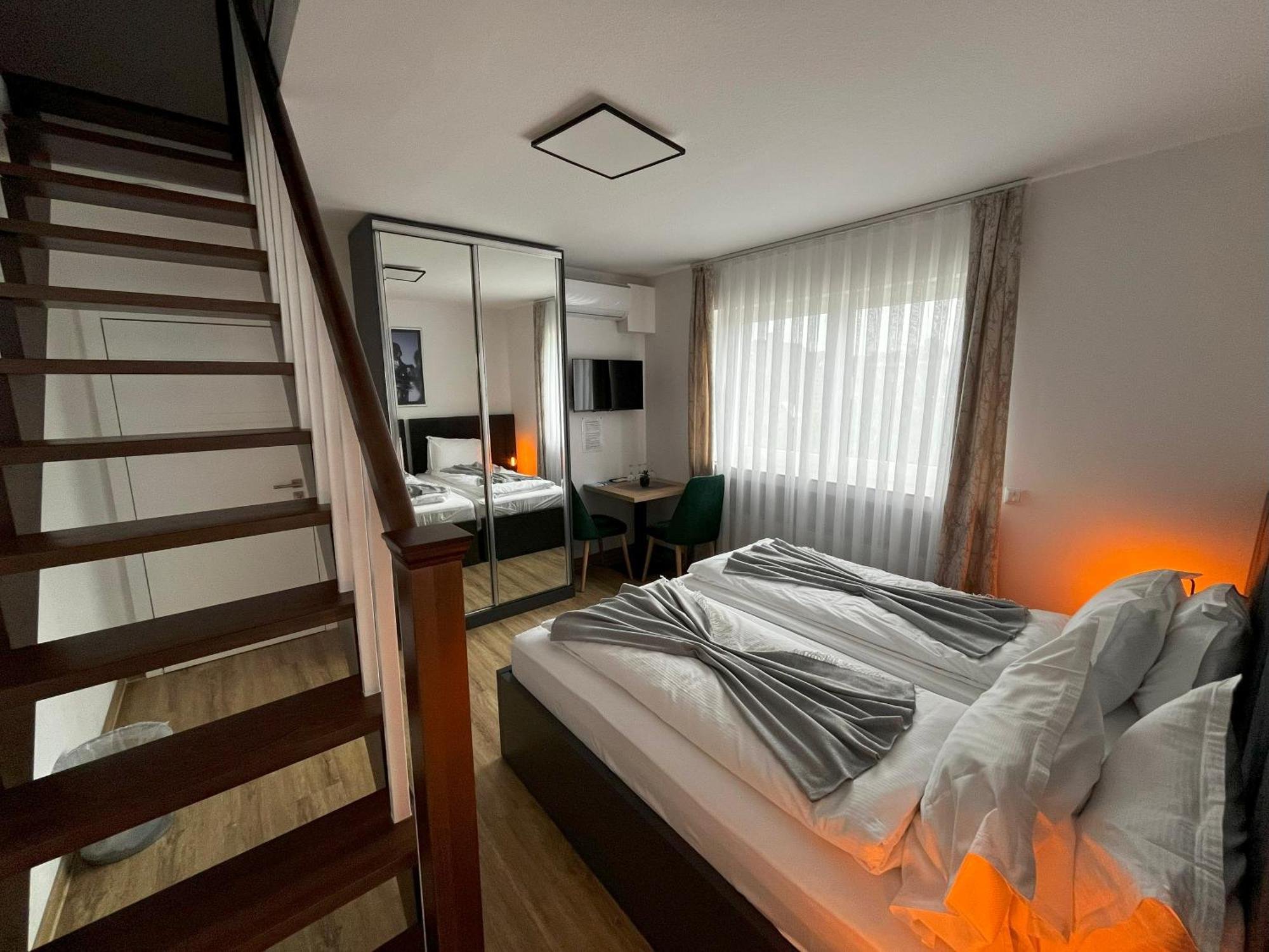 ברגיש גלאדבך Haven Hotels - Hotel Dona מראה חיצוני תמונה