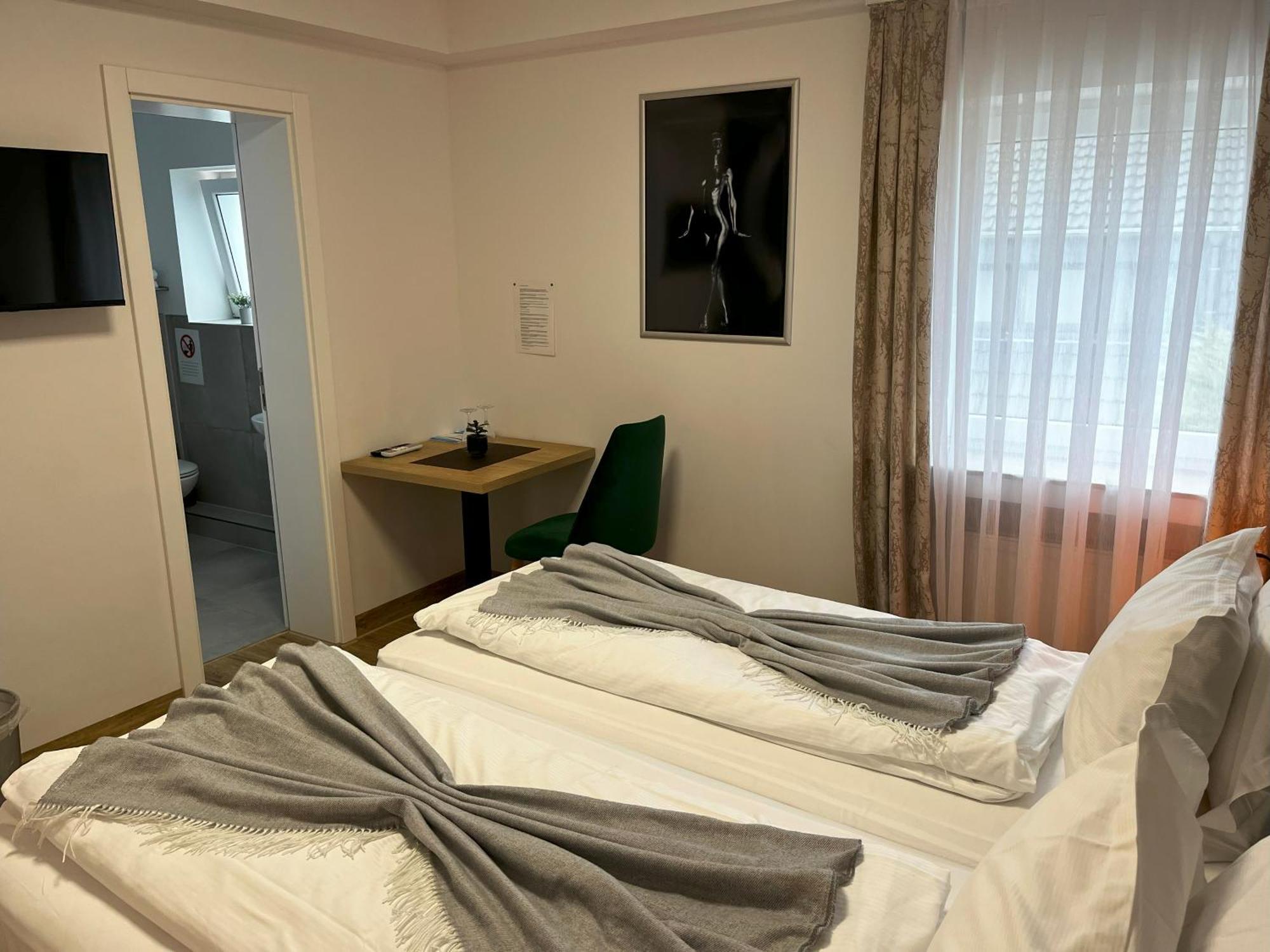 ברגיש גלאדבך Haven Hotels - Hotel Dona מראה חיצוני תמונה