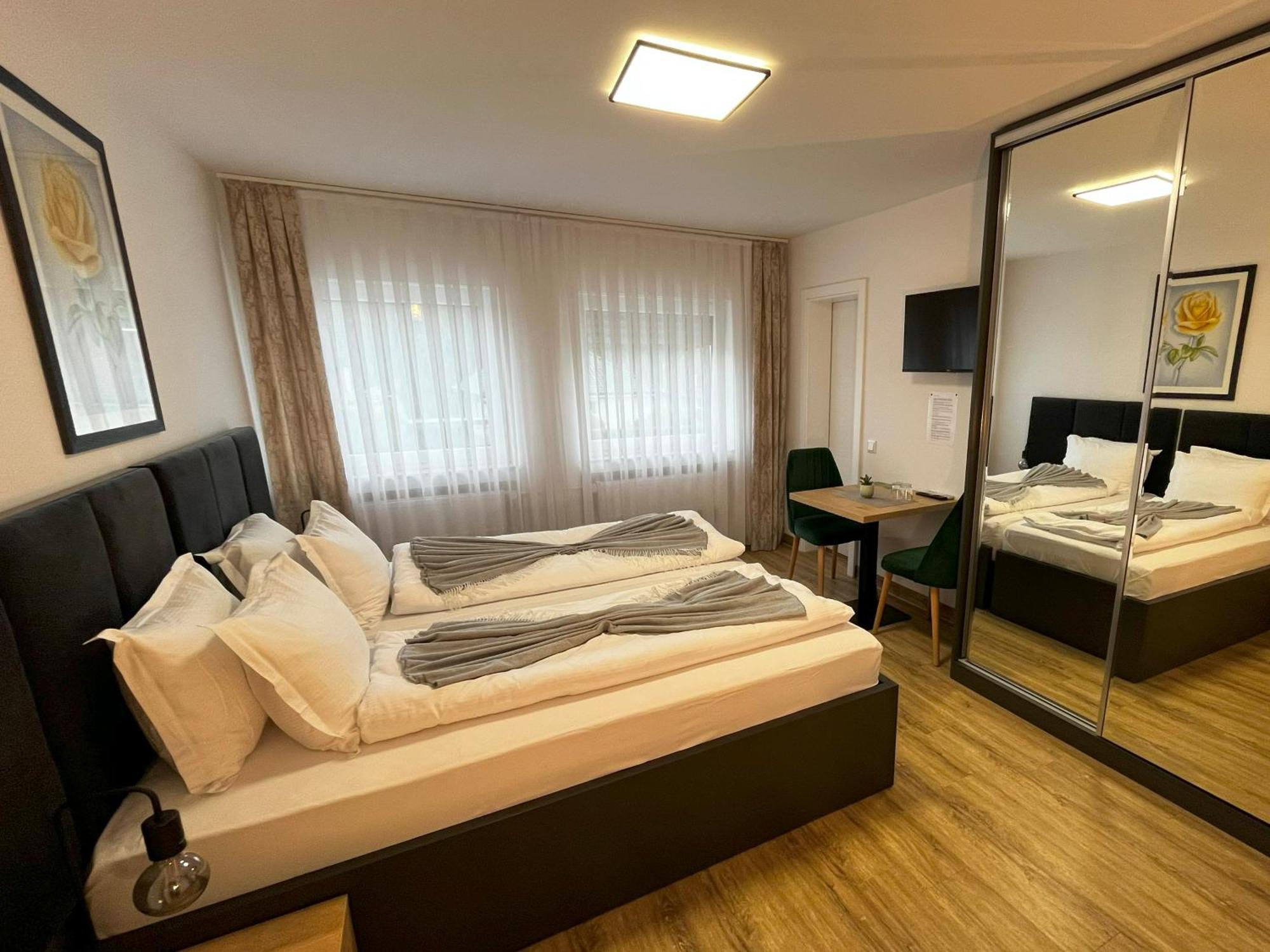 ברגיש גלאדבך Haven Hotels - Hotel Dona מראה חיצוני תמונה