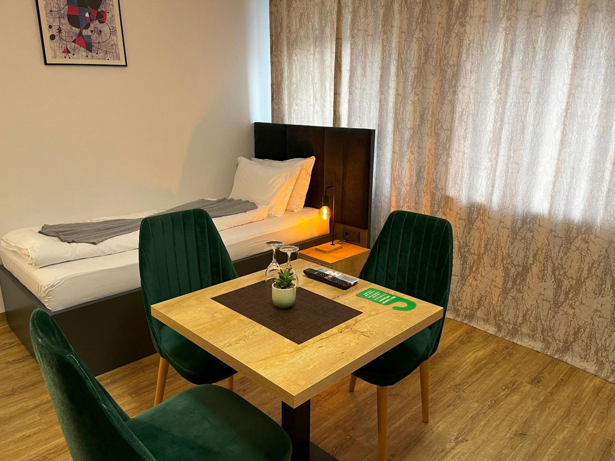 ברגיש גלאדבך Haven Hotels - Hotel Dona מראה חיצוני תמונה